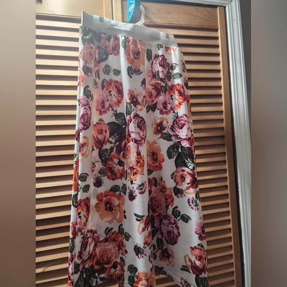 FLORAL SKIRT